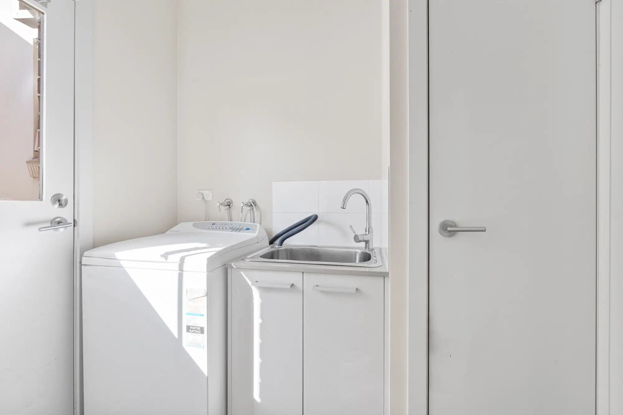 Rooming Houses,Unit 2 / 10 Binalong Avenue, Chadstone, Melbourne – Amenities