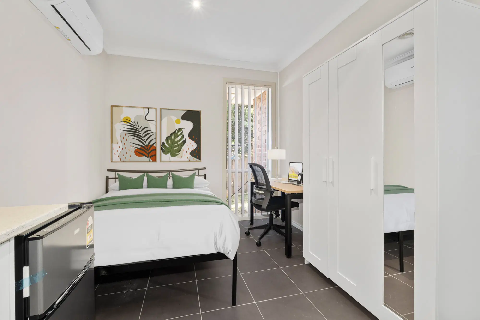 Rooming Houses,Unit 2 / 10 Binalong Avenue, Chadstone, Melbourne – Studio Double