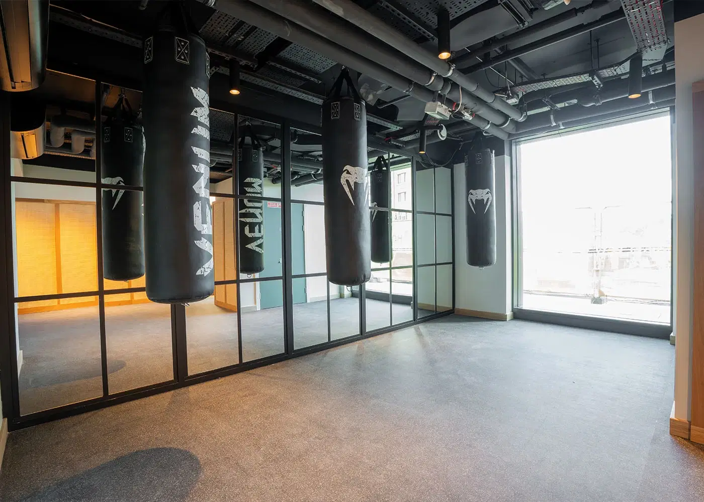 LST Fusion Brent Cross, London – Amenities