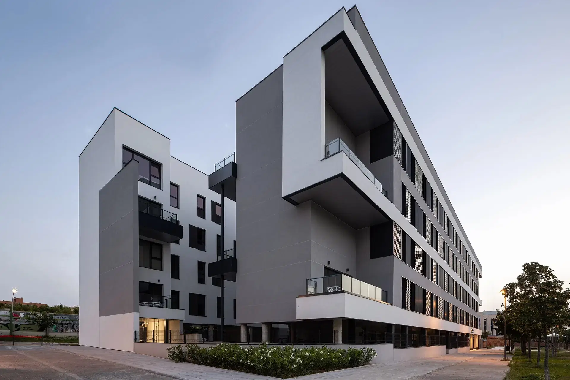 Amro Getafe, Madrid – Exterior