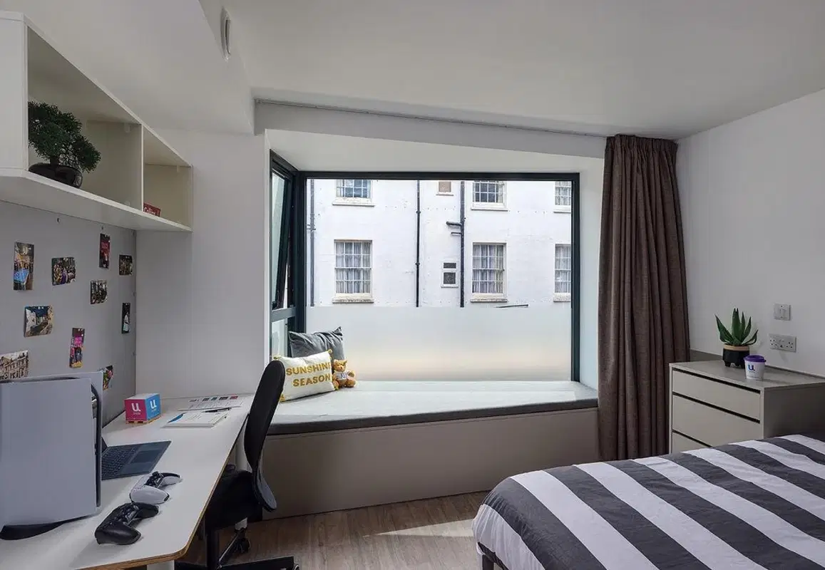 Unilife Bargate House, Southampton – Premium Studio