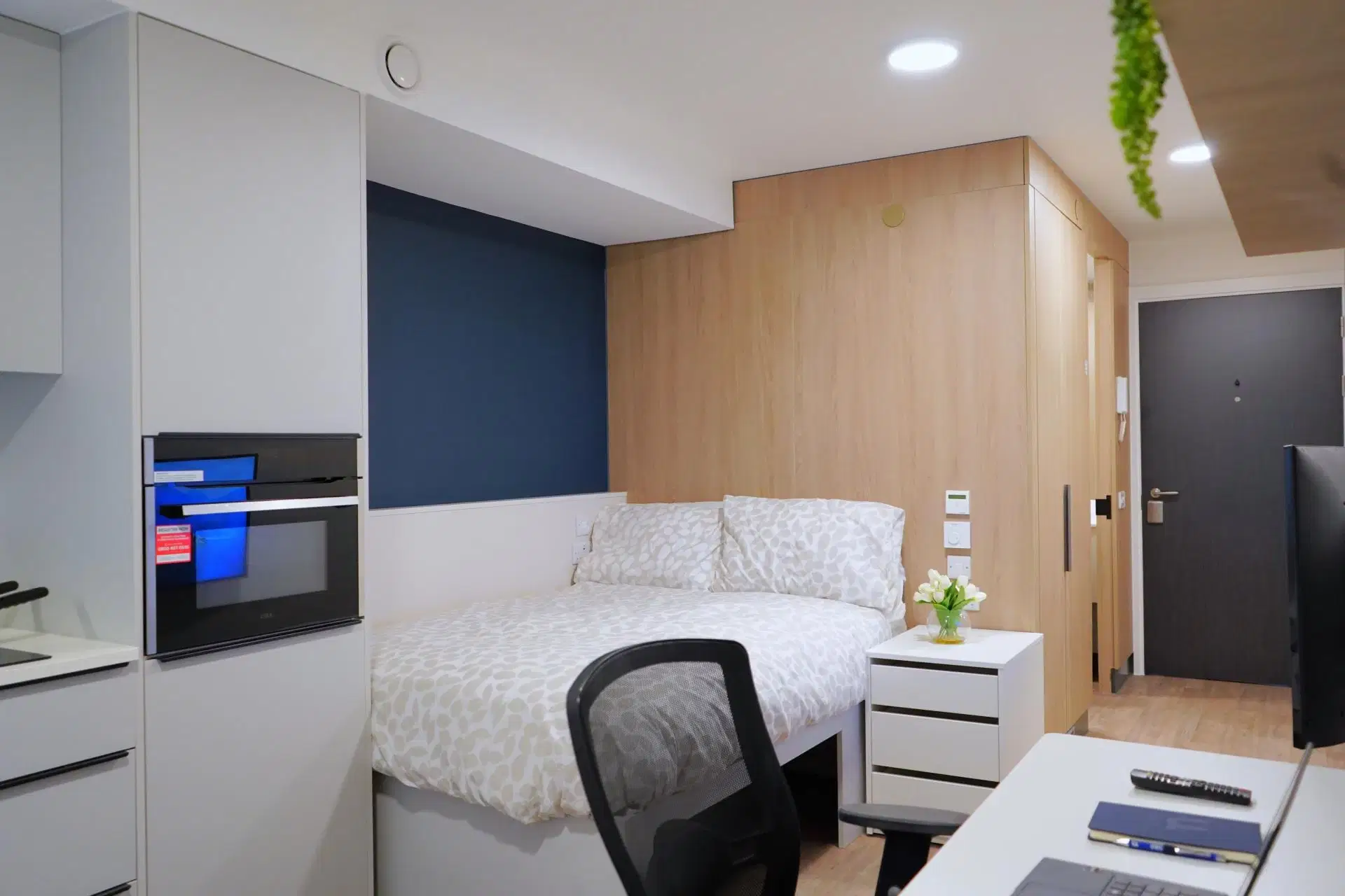 Unilife Castle Way, Southampton – Premium Plus Studio