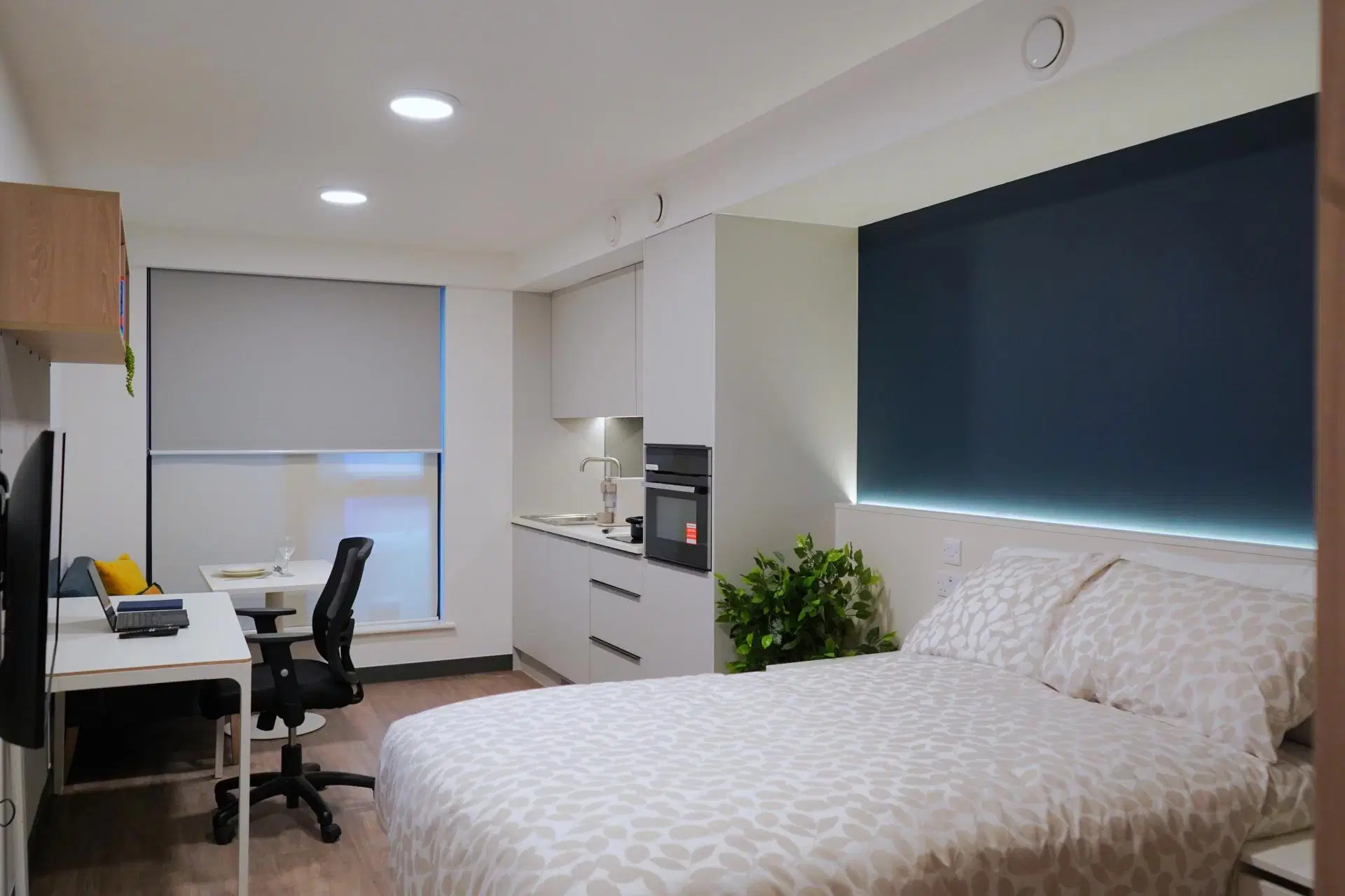 Unilife Castle Way, Southampton – Luxury Plus Studio