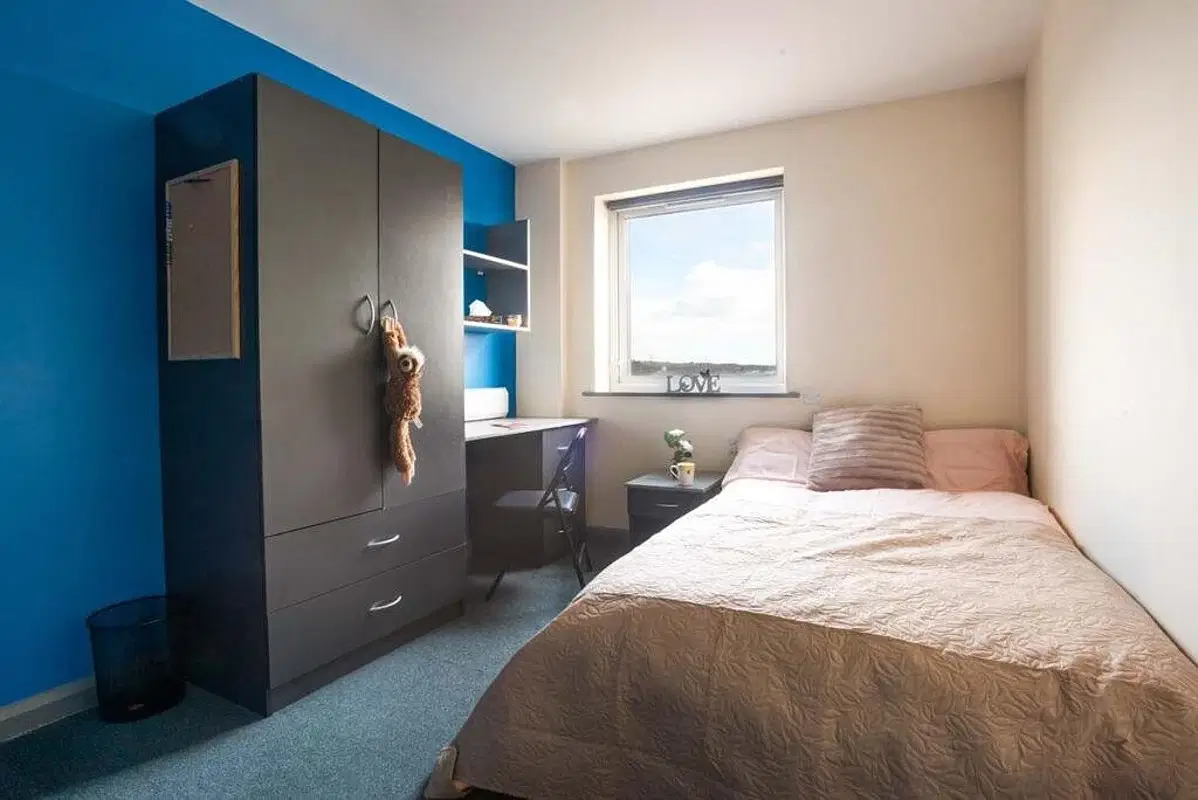 Stoke Student Village, Stoke-on-Trent – Deluxe Ensuite | London House