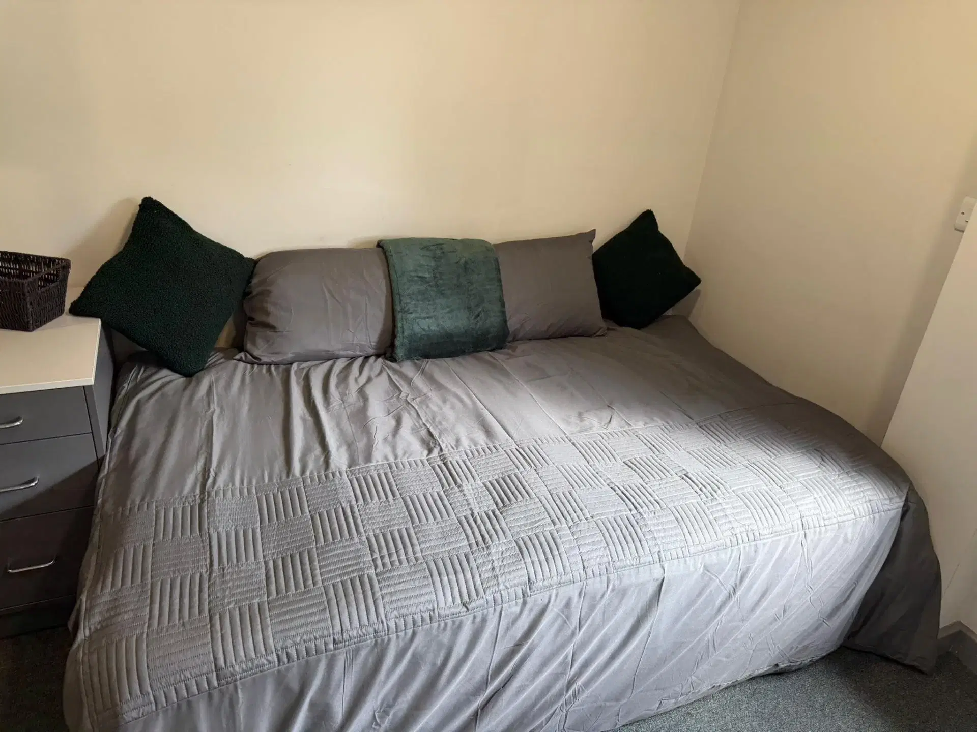 Stoke Student Village, Stoke-on-Trent – Deluxe Studio | London House