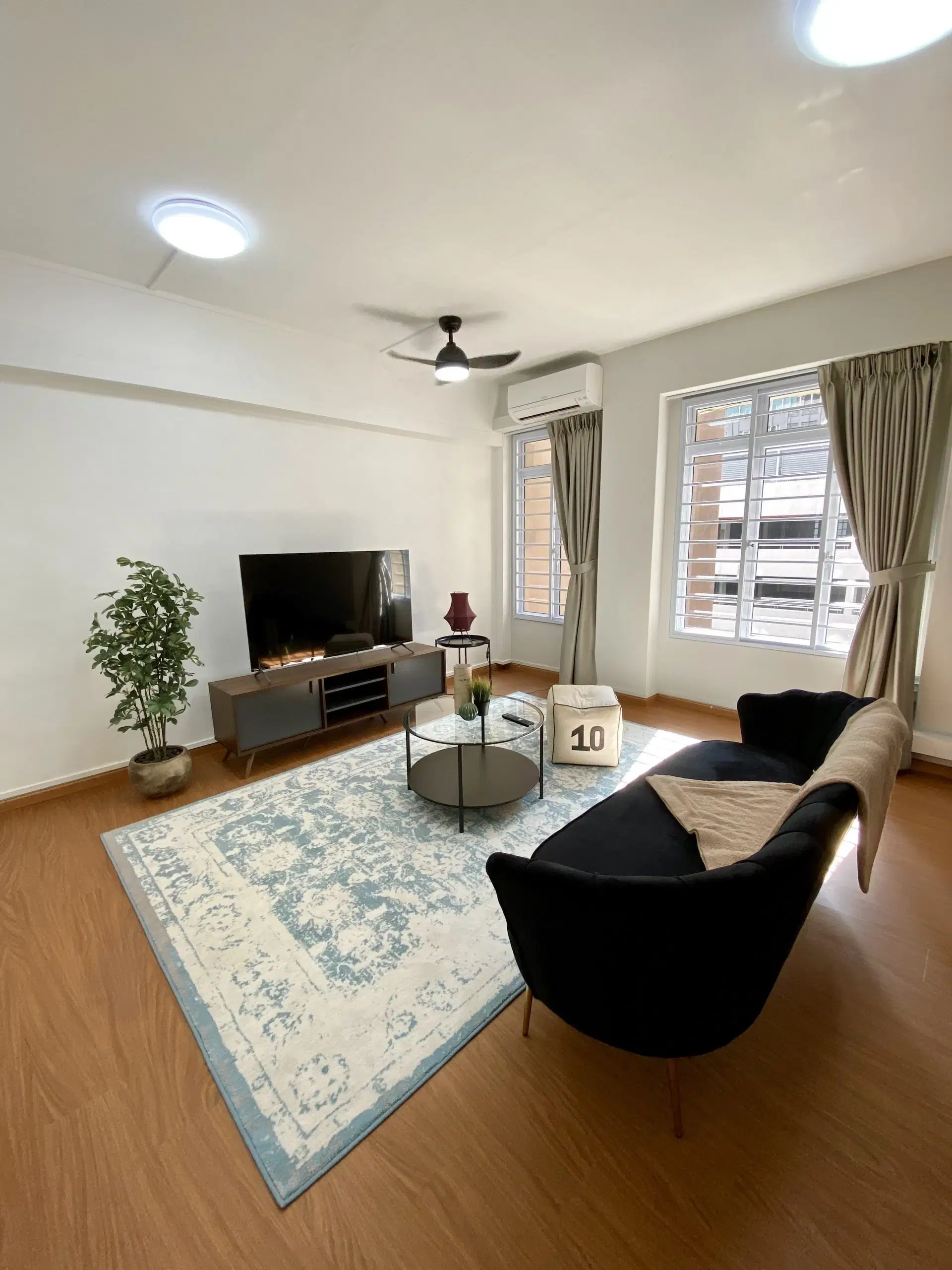 Room in a 3 Bedroom Apartment, 27 Bencoolen Street, Singapore 189620 – Common Area