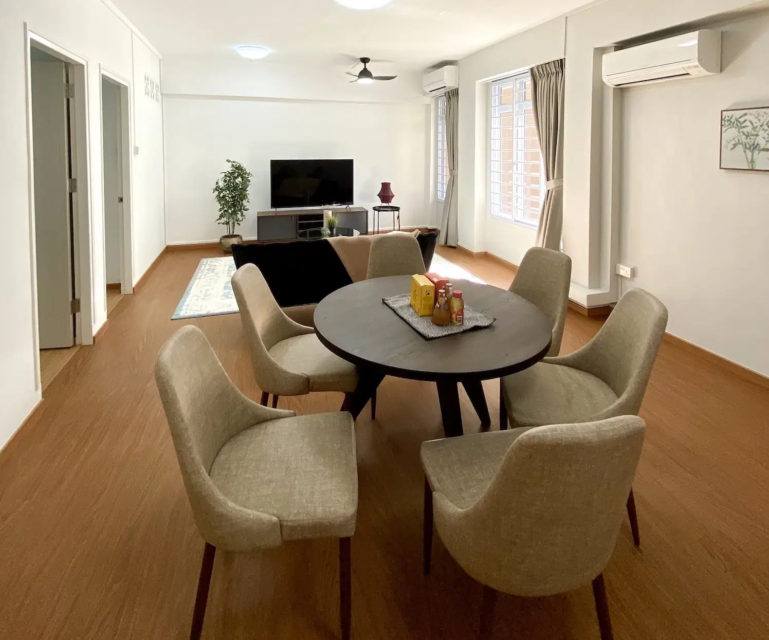 Room in a 3 Bedroom Apartment, 27 Bencoolen Street, Singapore 189620 – Common Area