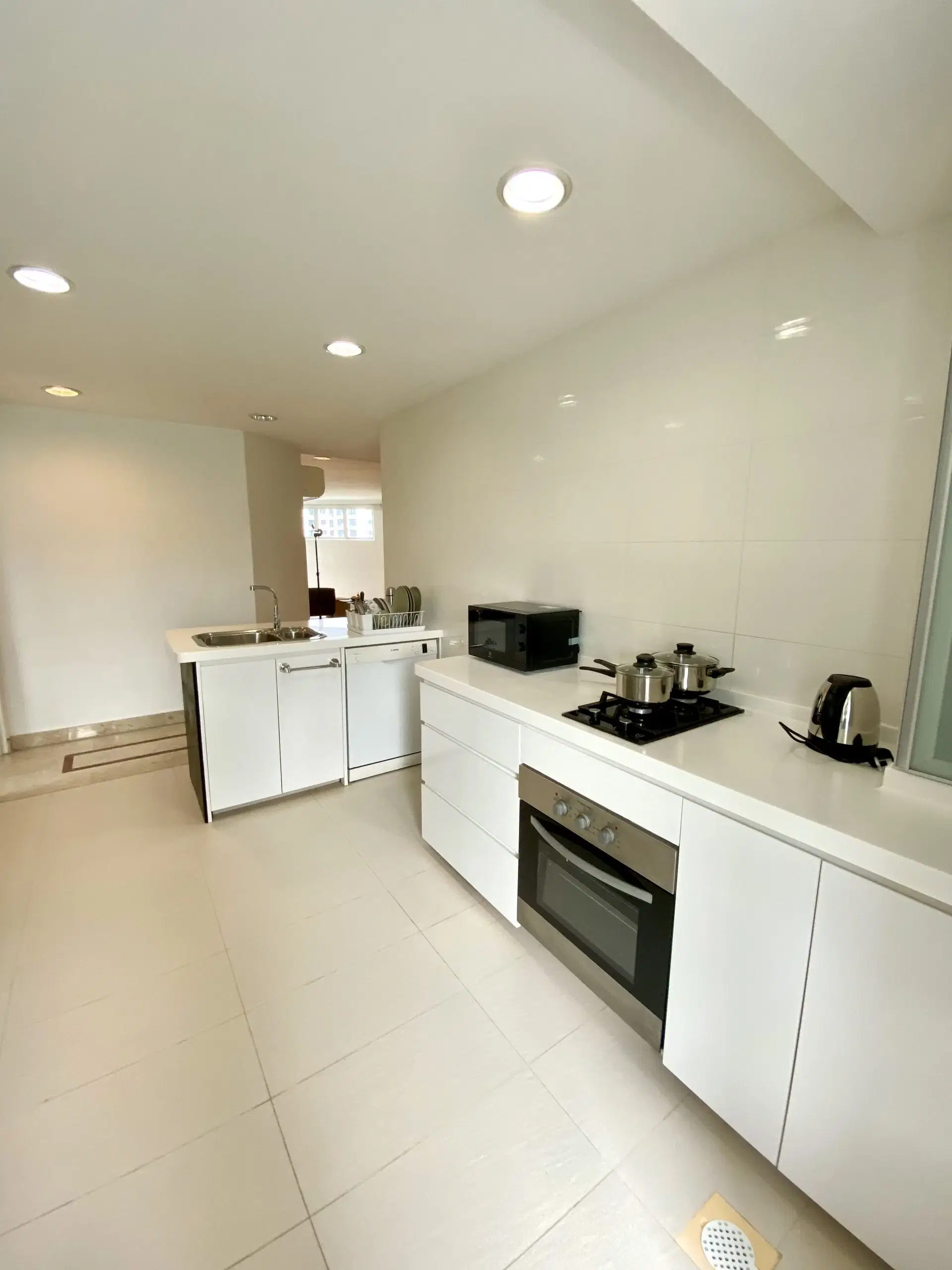 Room in a 3 Bedroom Apartment, 2 Leedon Road, Singapore 267829 – Amenities