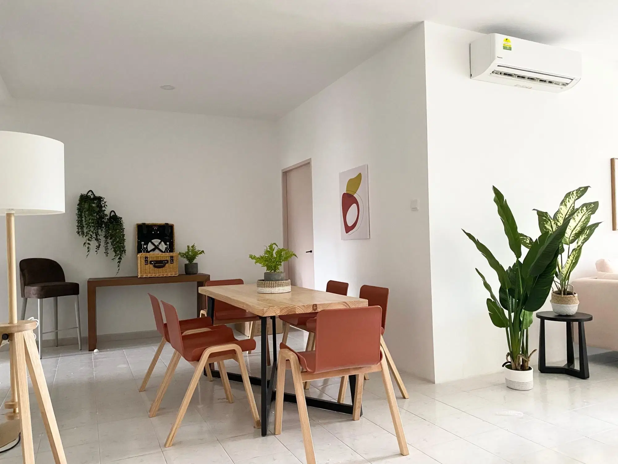 Room in a 5 Bedroom Apartment, 551B Bukit Timah Road, Singapore 269692 – Common Area