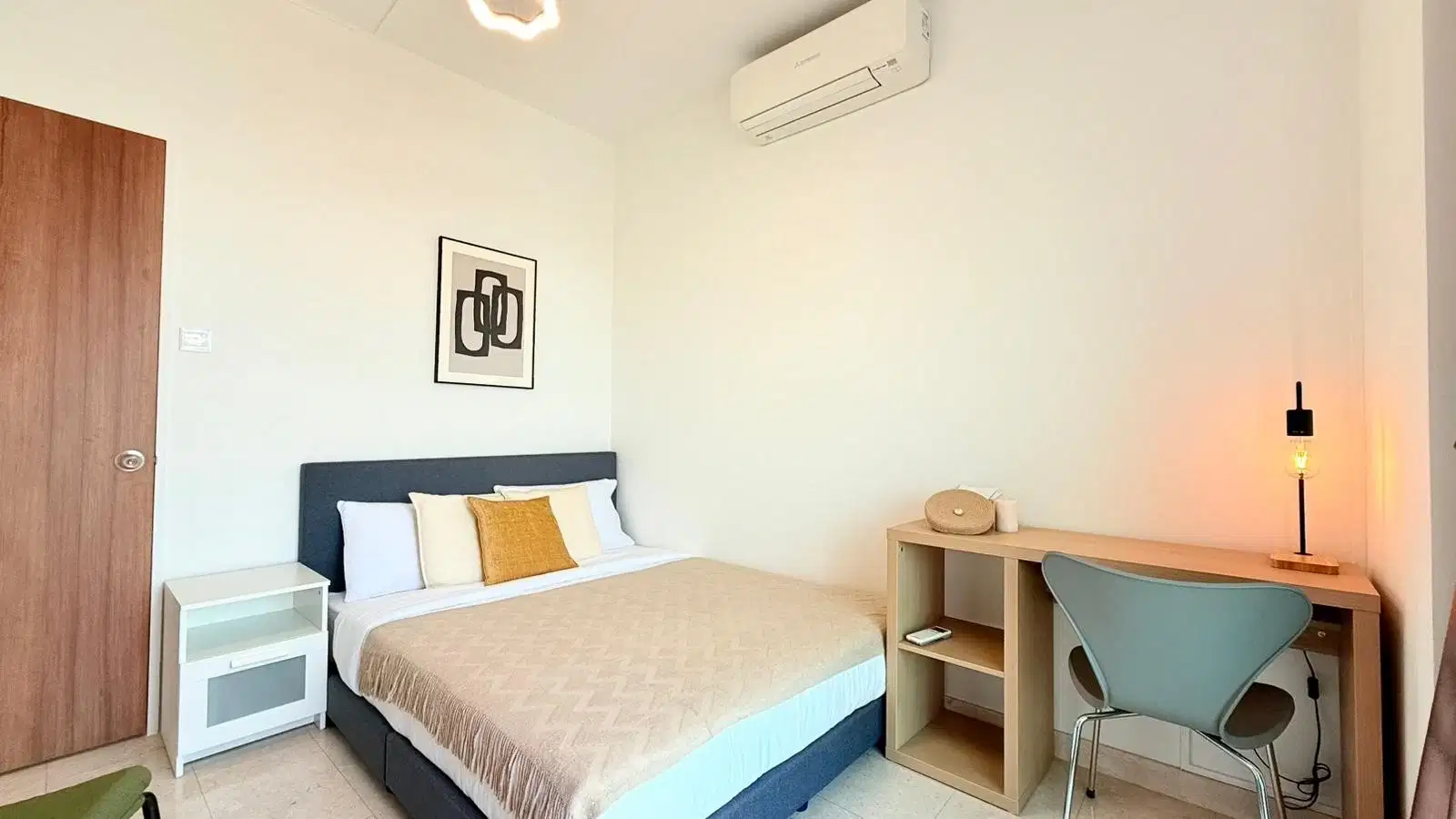Room in a 5 Bedroom Apartment, Monterey Park Condominium, 23 West Coast Rise, Singapore 127466