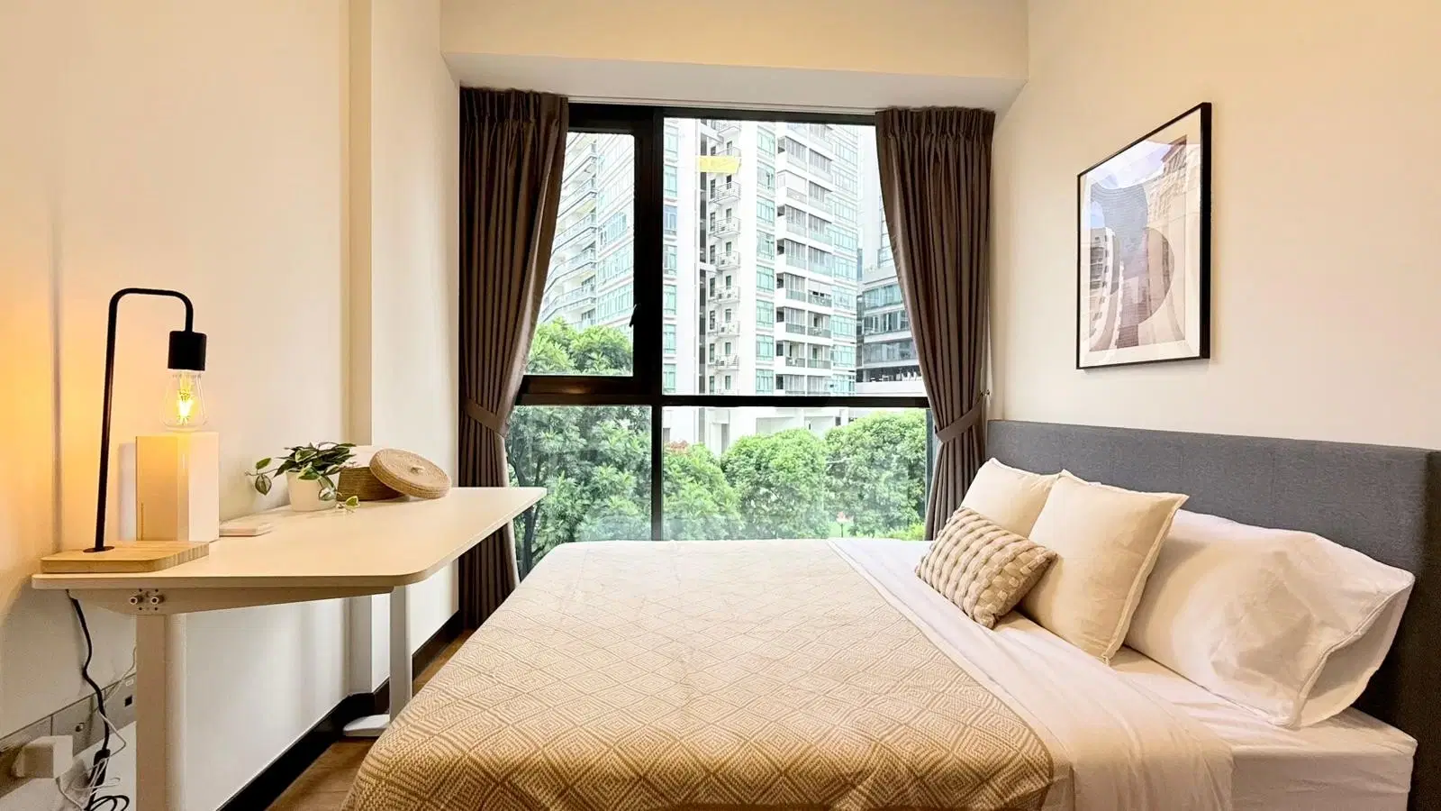 Room in a 4 Bedroom Apartment, 27 Moulmein Rise, Singapore 308140