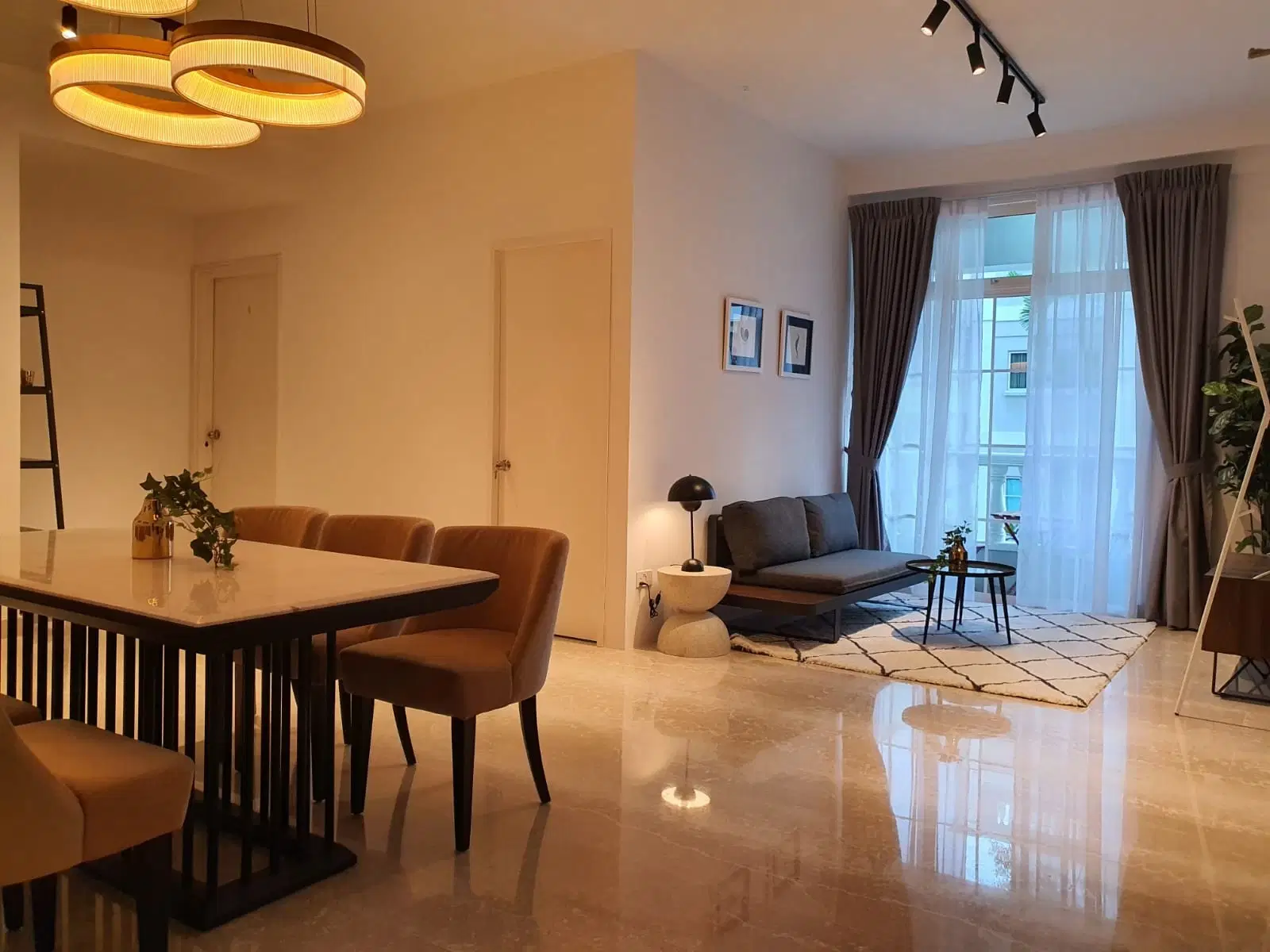 Room in a 8 Bedroom Apartment, 312 River Valley Rd, Singapore 238352 – Common Area