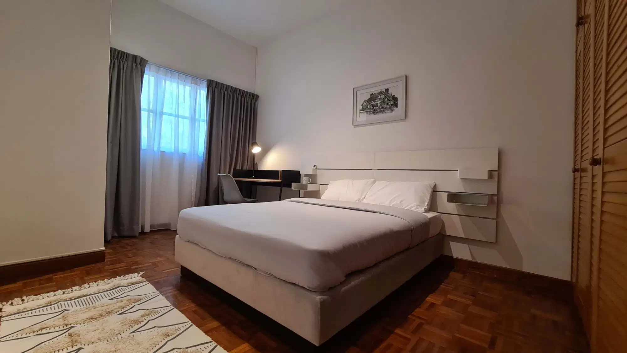 Room in a 8 Bedroom Apartment, 312 River Valley Rd, Singapore 238352