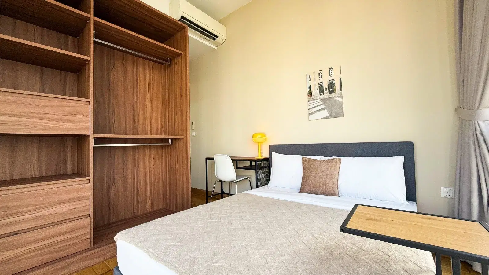 Room in a 3 Bedroom Apartment, Neem Tree Condominium, 30 Jalan Kemaman, Singapore 329341