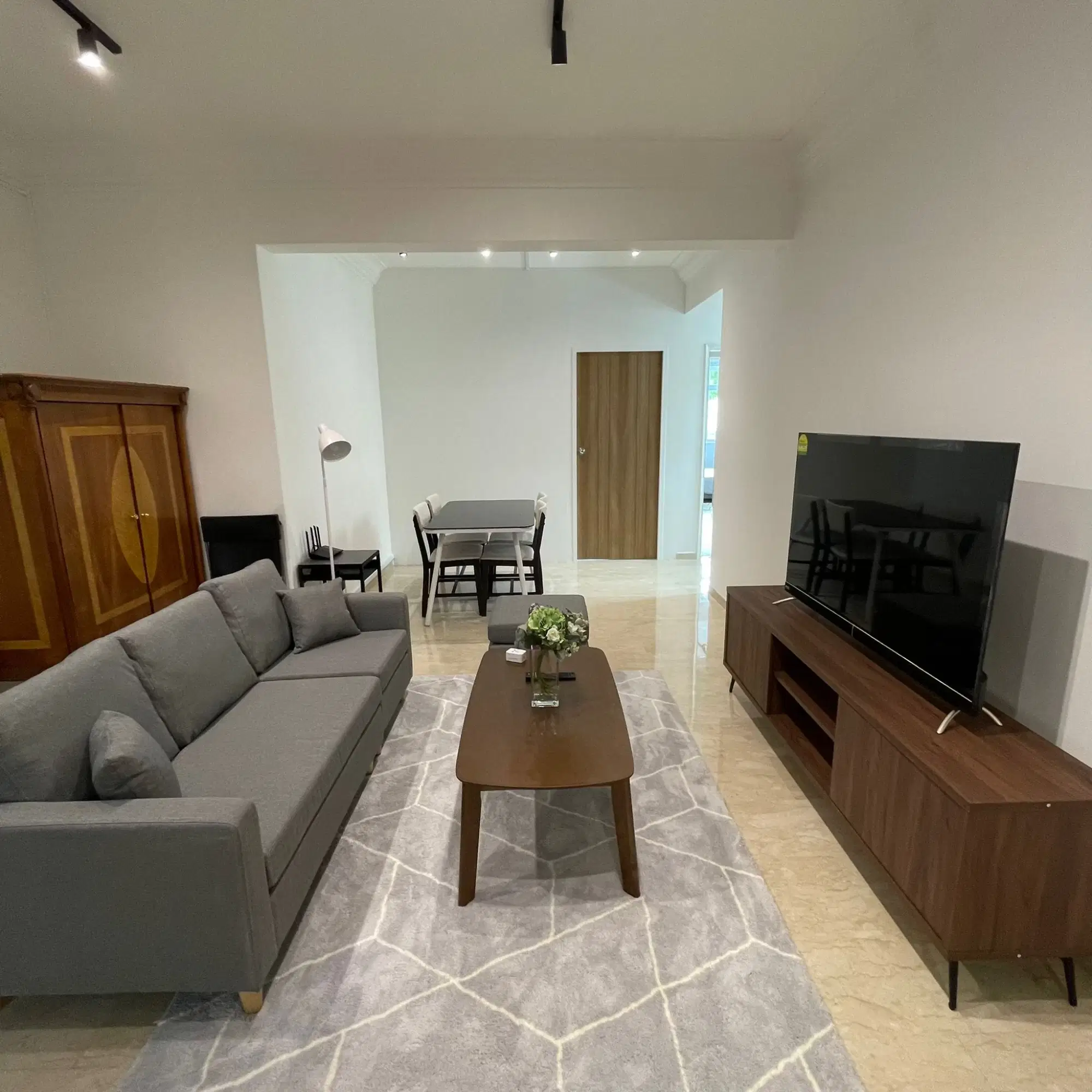 Room In A 4 Bedroom Apartment, 20 Kay Poh Road, Singapore 248969 – Common Area