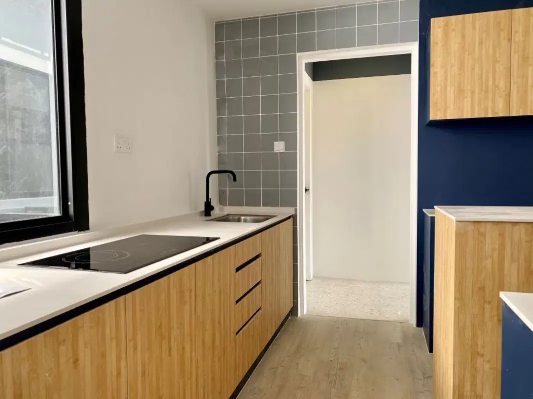 Room in a 5 Bedroom Apartment, 8B Duke's Road, Singapore 268888 – Kitchen