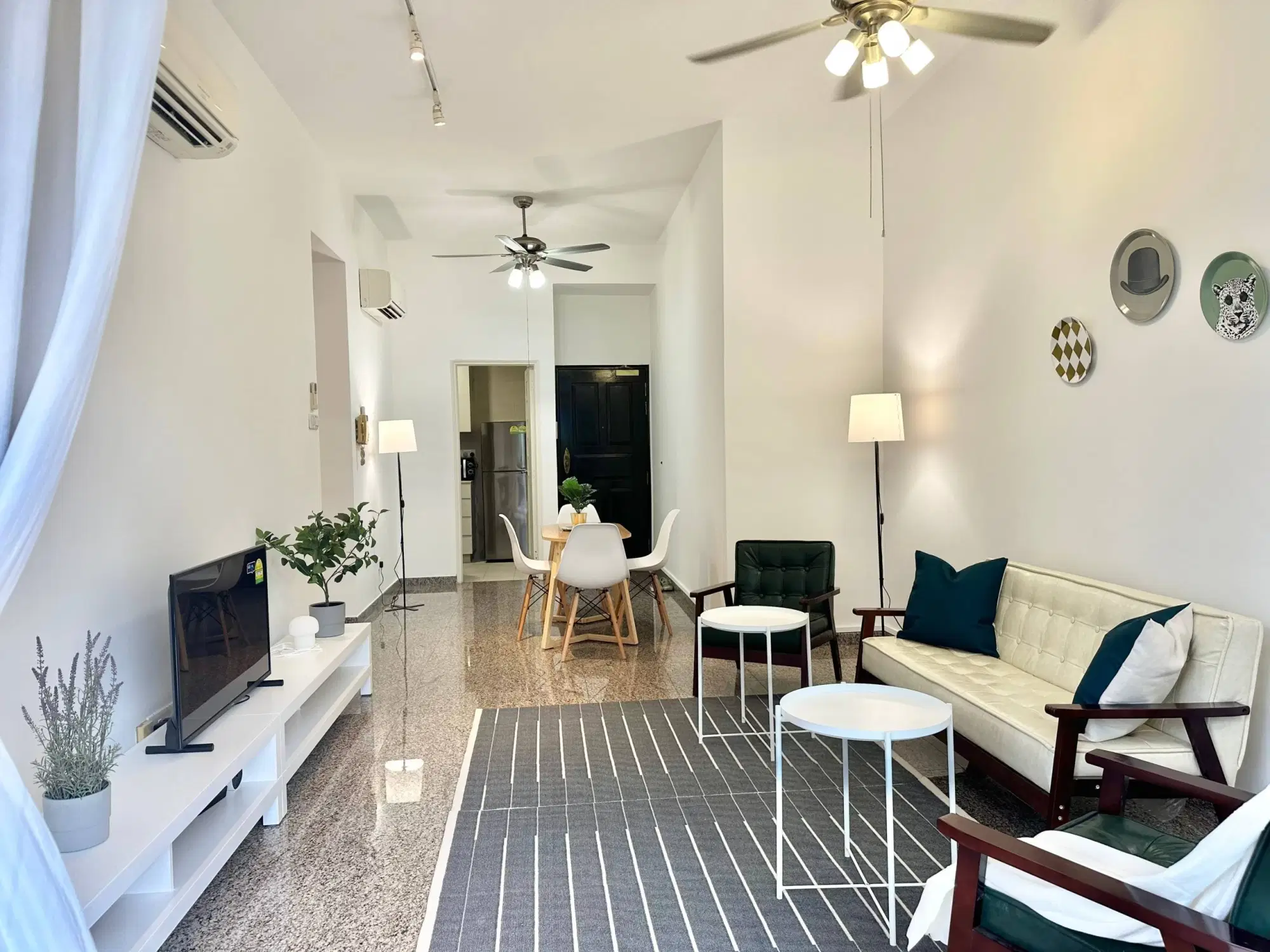 Room in a 2 Bedroom Apartment, 19 Shelford Road, Singapore 288408 – Amenities