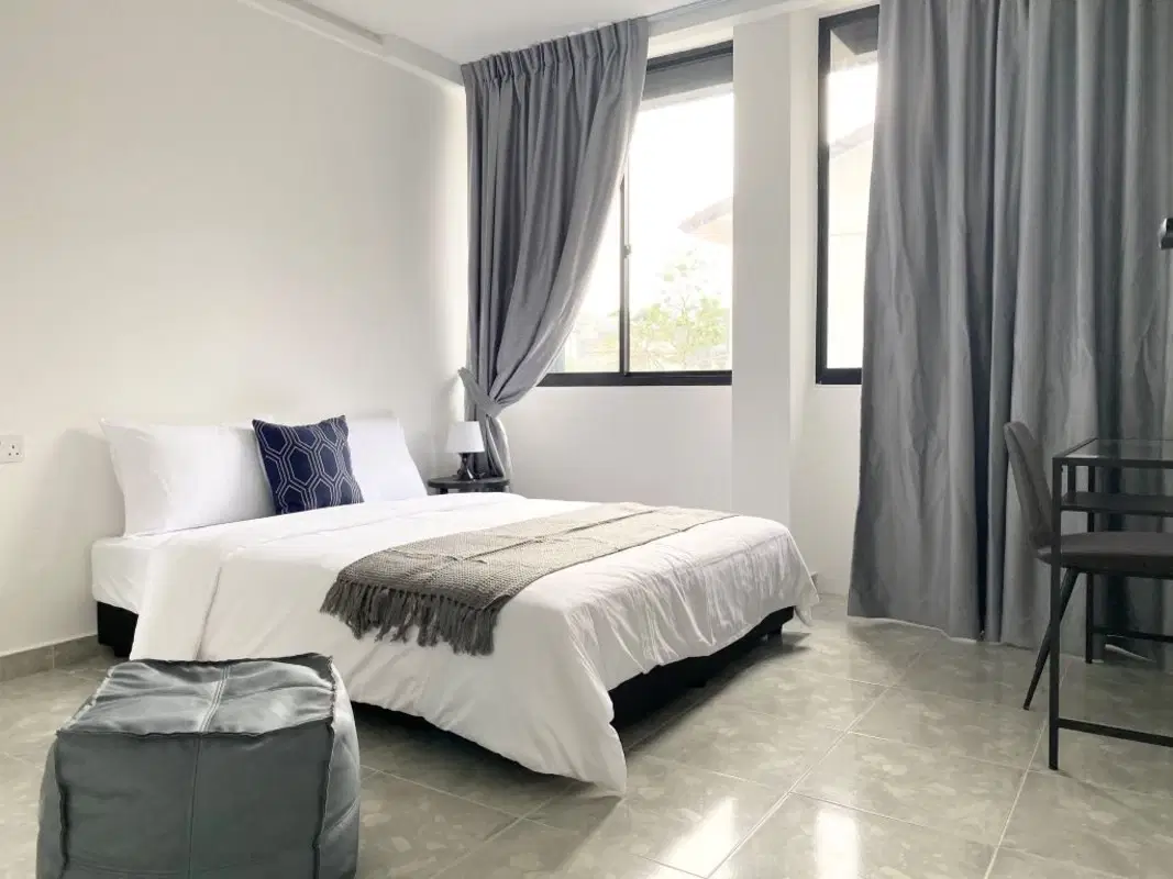 Room in a 5 Bedroom Apartment, 8 Duke's Road, Singapore 268888