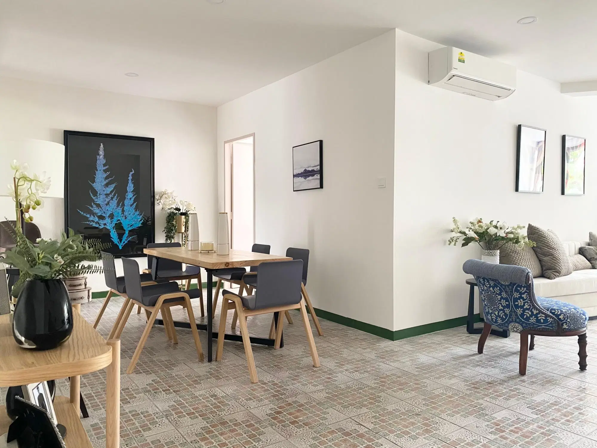 Room in a 5 Bedroom Apartment, 551A Bukit Timah Road, Singapore 269692 – Common Area