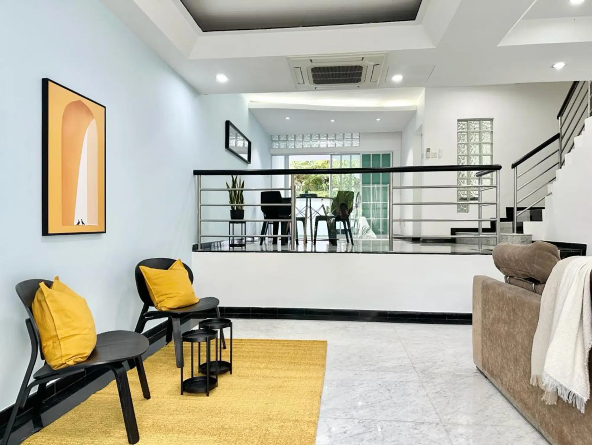 Room in a 3 Bedroom Apartment, 19 Bedok Reservoir View, Singapore 478935 – Common Area