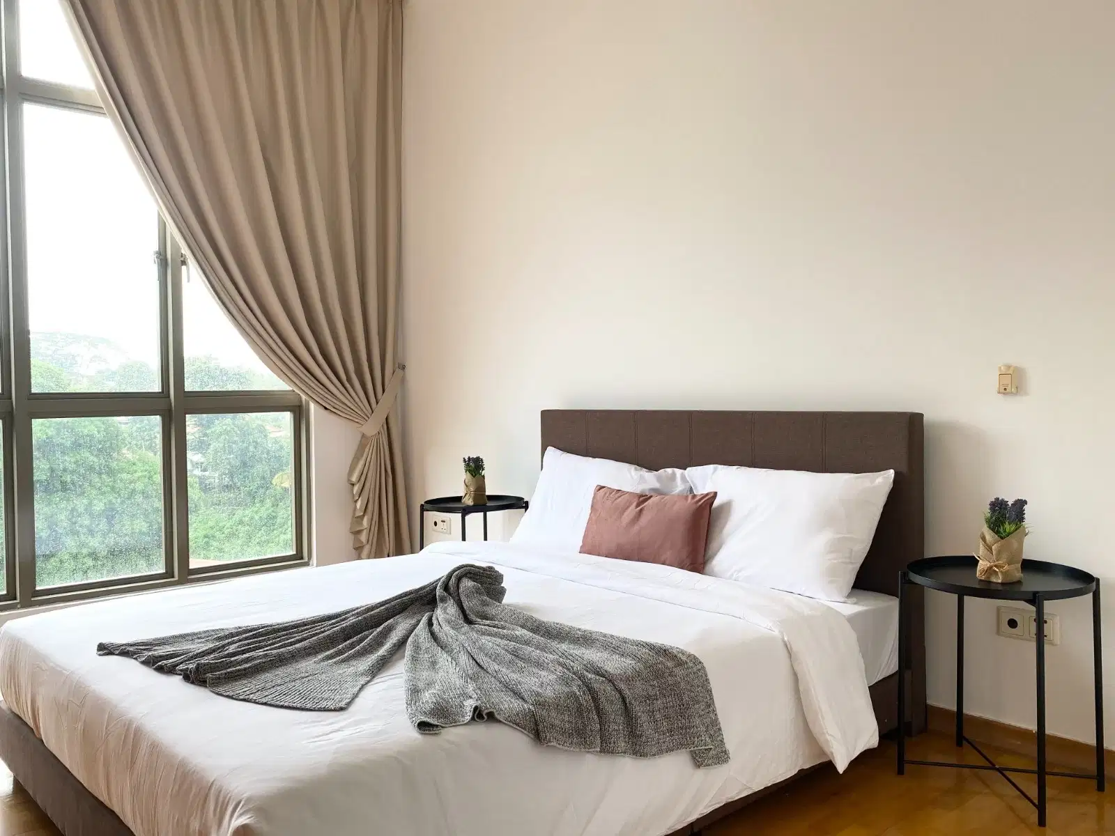 Room in a 3 Bedroom Apartment, 1003 Bukit Timah Road, Singapore 596289