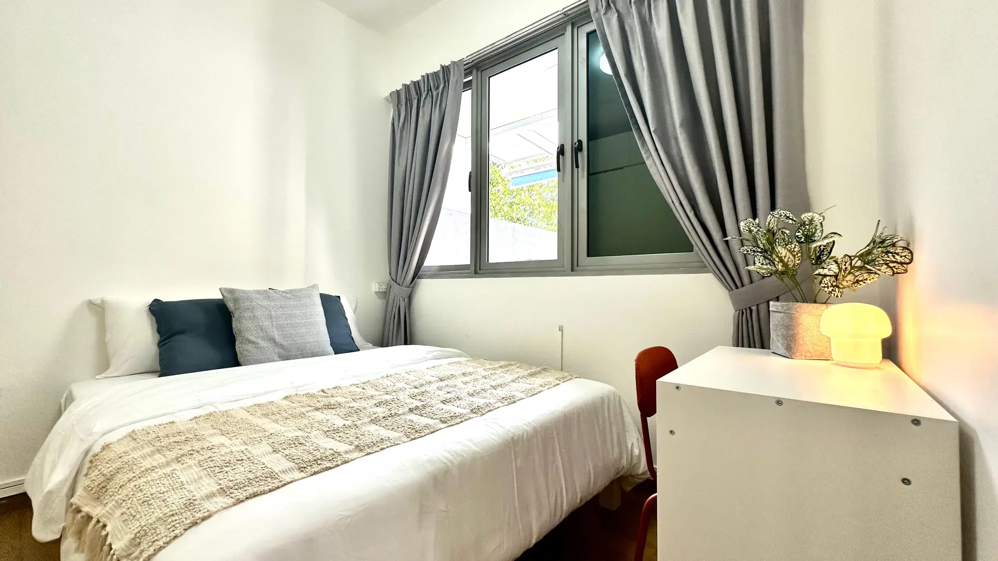 Room in a 1 Bedroom Apartment, 26 Newton Road, Singapore 307957