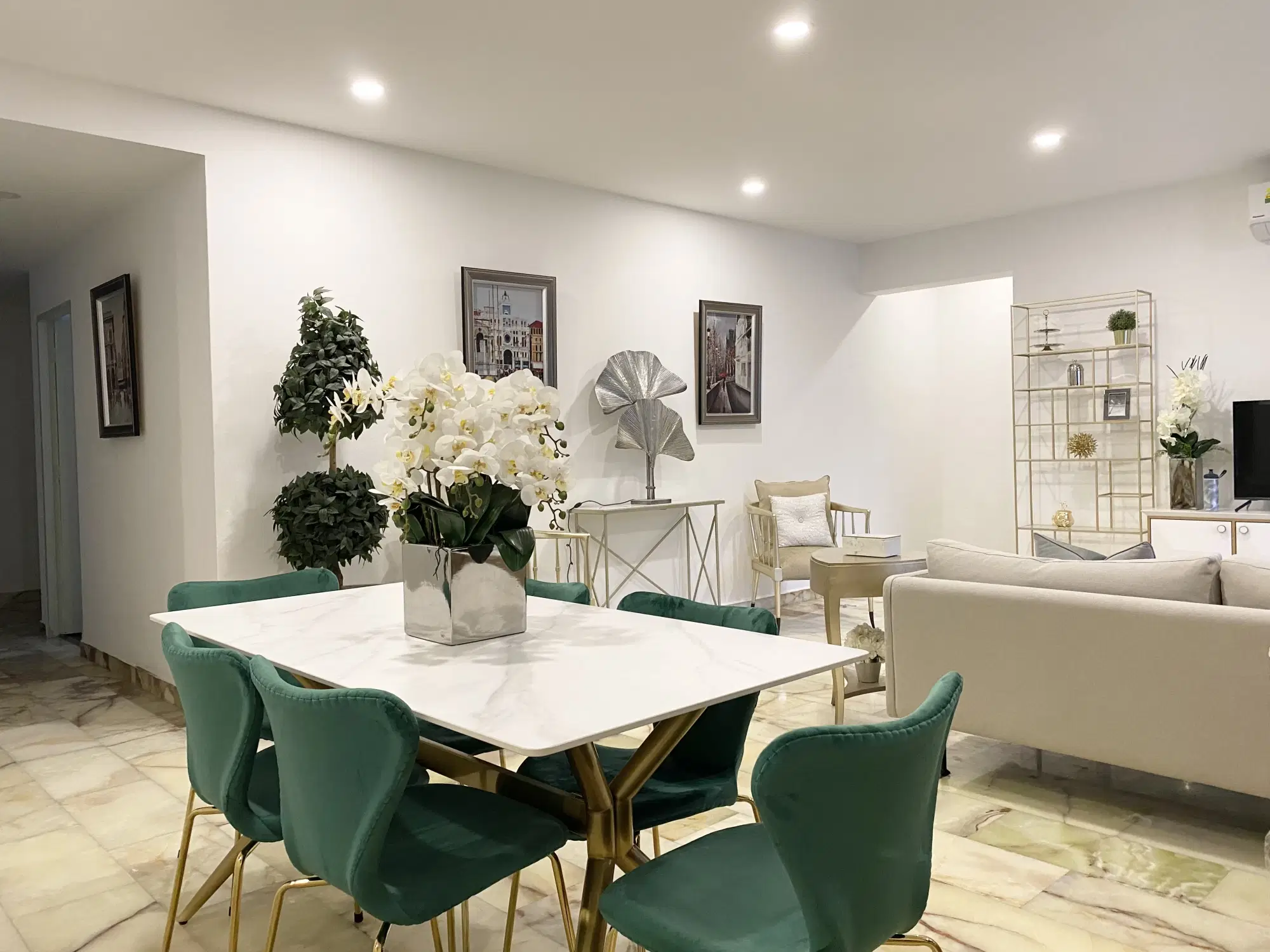 Room in a 5 Bedroom Apartment, 6A Duke's Road, Singapore 268886 – Common Area