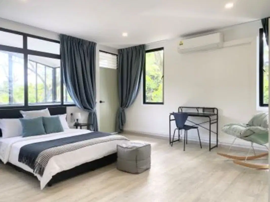 Room in a 6 Bedroom Apartment, 6B Duke's Road, Singapore 268886