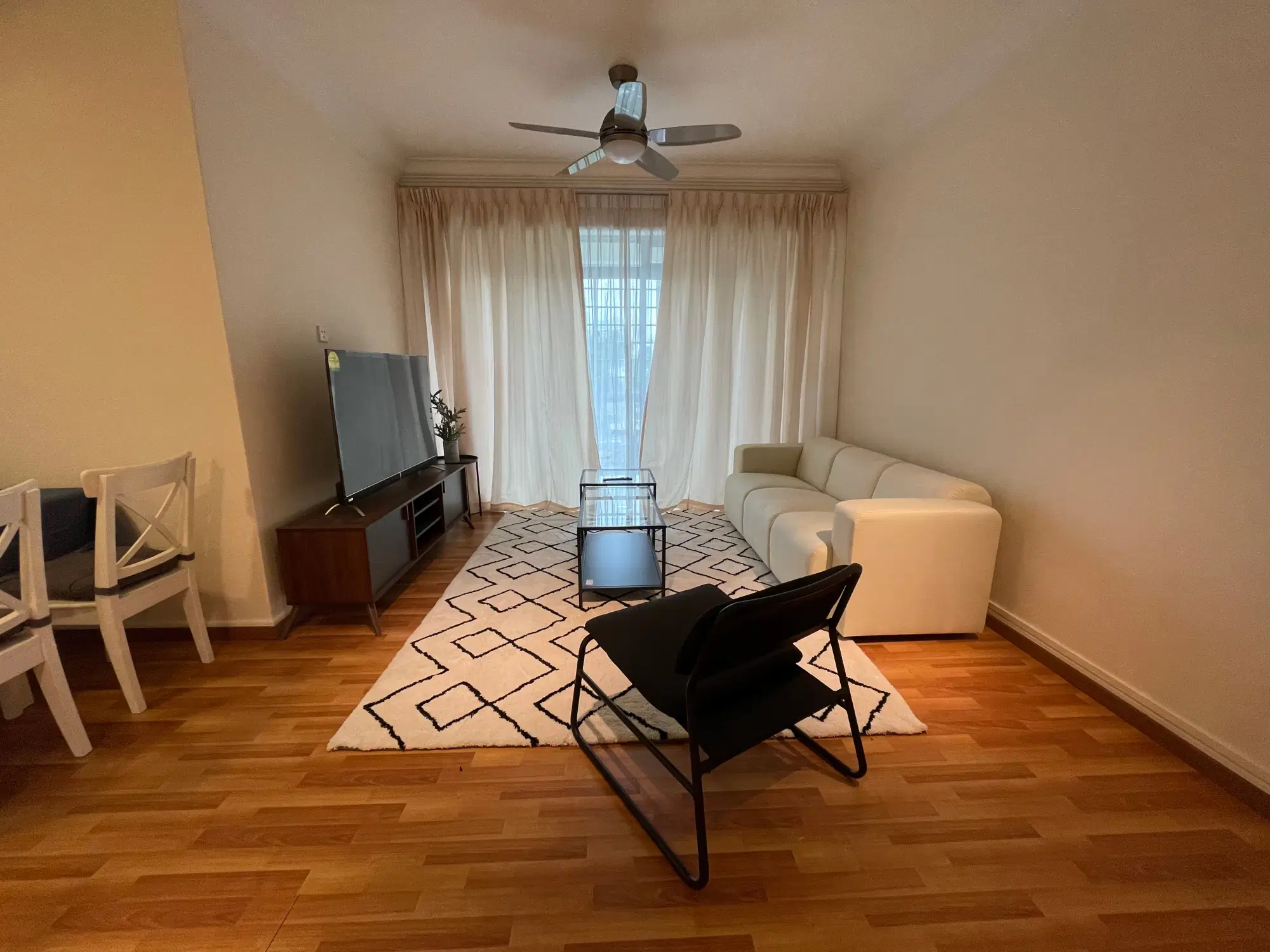 Room in a 3 Bedroom Apartment, Tower 1, 6 Indus Road, Singapore 169588 – Common Area