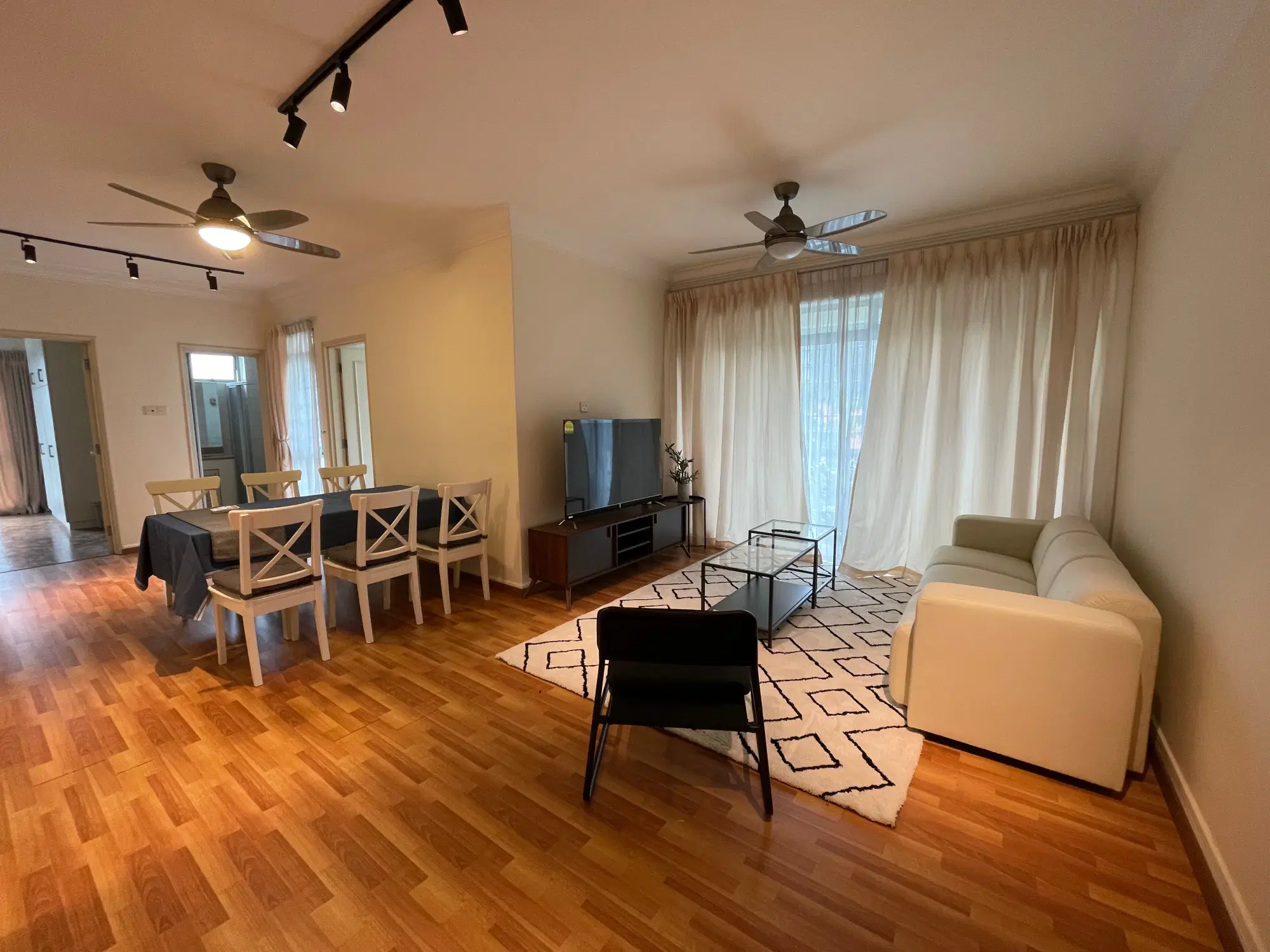 Room in a 3 Bedroom Apartment, Tower 1, 6 Indus Road, Singapore 169588 – Common Area