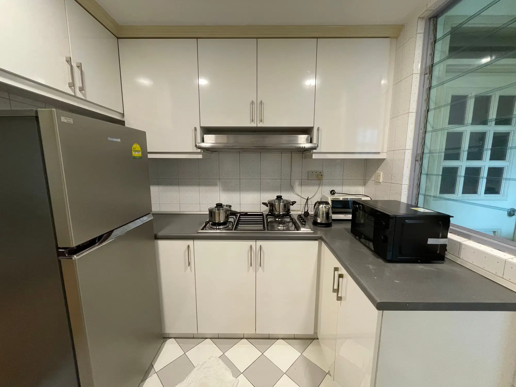 Room in a 3 Bedroom Apartment, Tower 1, 6 Indus Road, Singapore 169588 – Kitchen