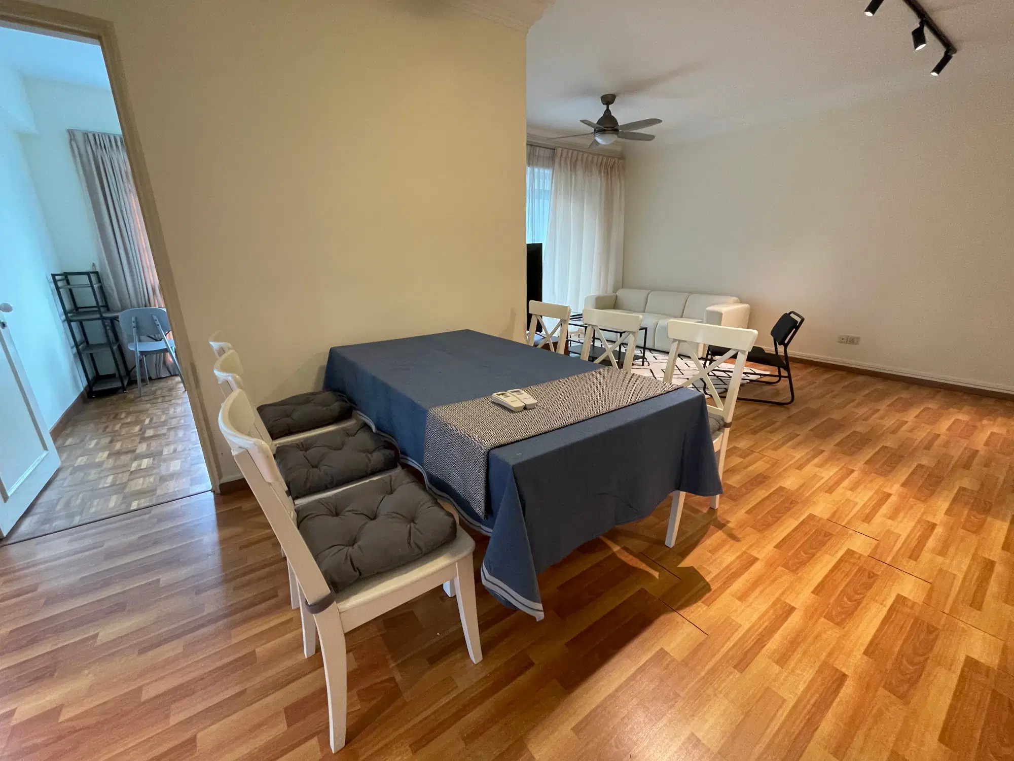 Room in a 3 Bedroom Apartment, Tower 1, 6 Indus Road, Singapore 169588 – Common Area