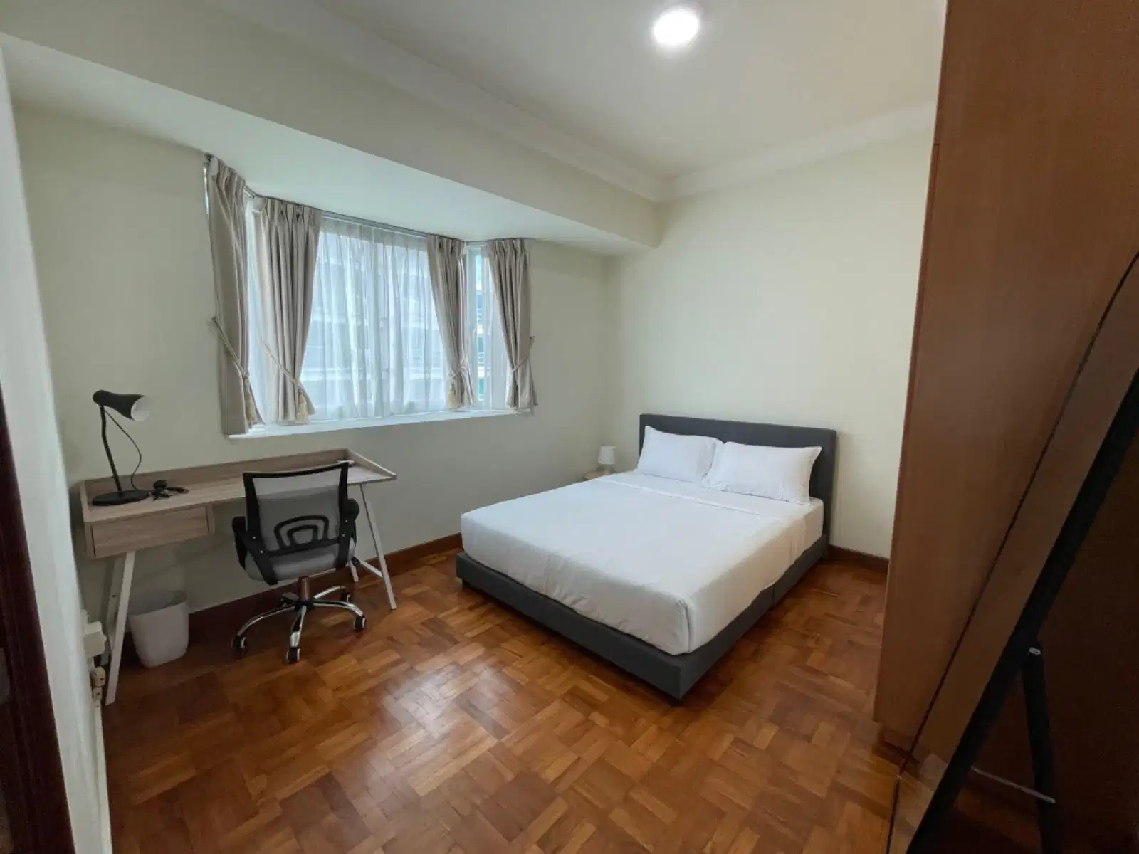 Room in a 3 Bedroom Apartment, 17 Shanghai Road, Singapore 248191
