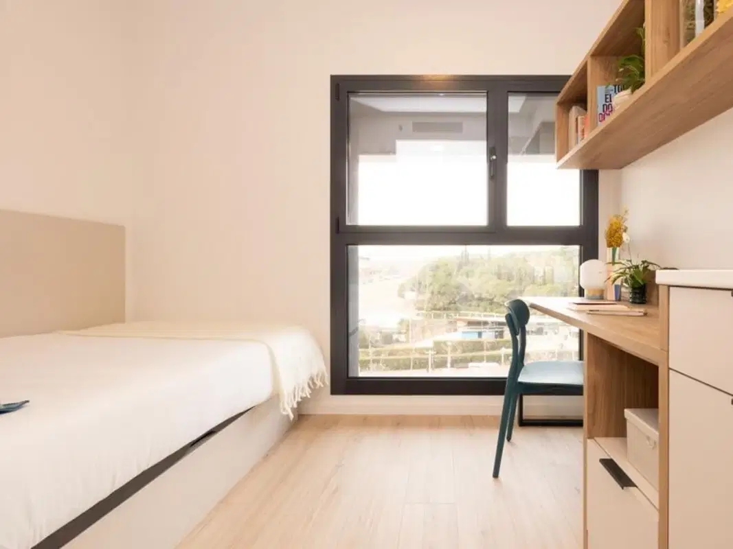 Canvas Barcelona Sabadell Llac, Barcelona – Bronze Studio Plus