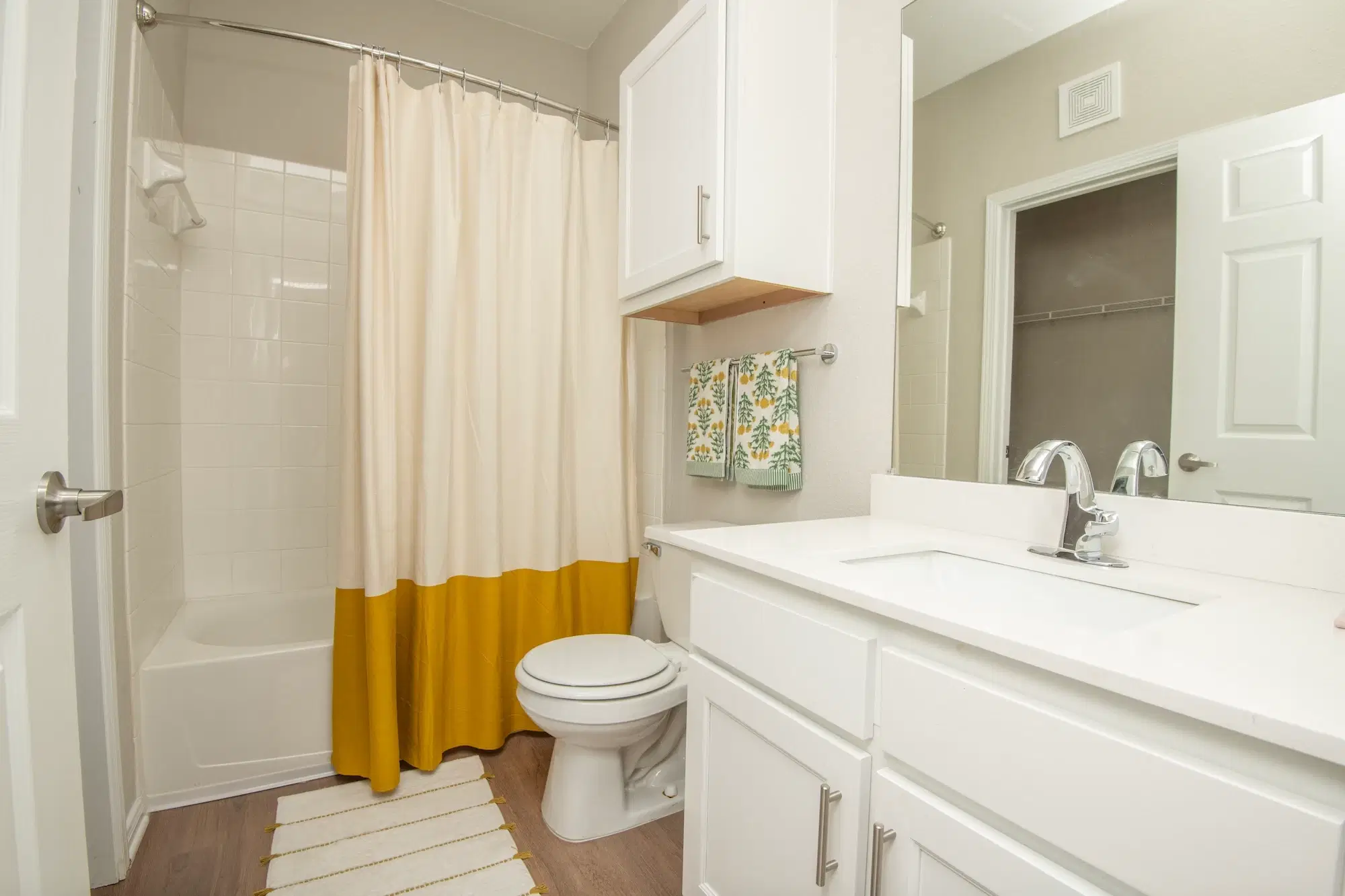 Heights Knoxville, Knoxville – Bathroom