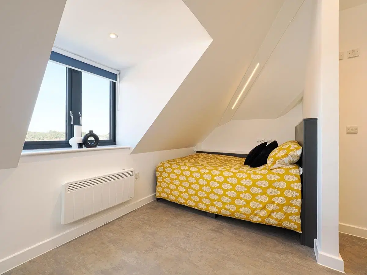 Bedford, Canterbury – Studio Style L08
