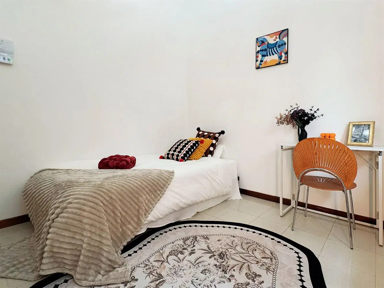 Singroost Singapore Barossa, Singapore – Deluxe Single Room - Shared Bathroom - Bay Window