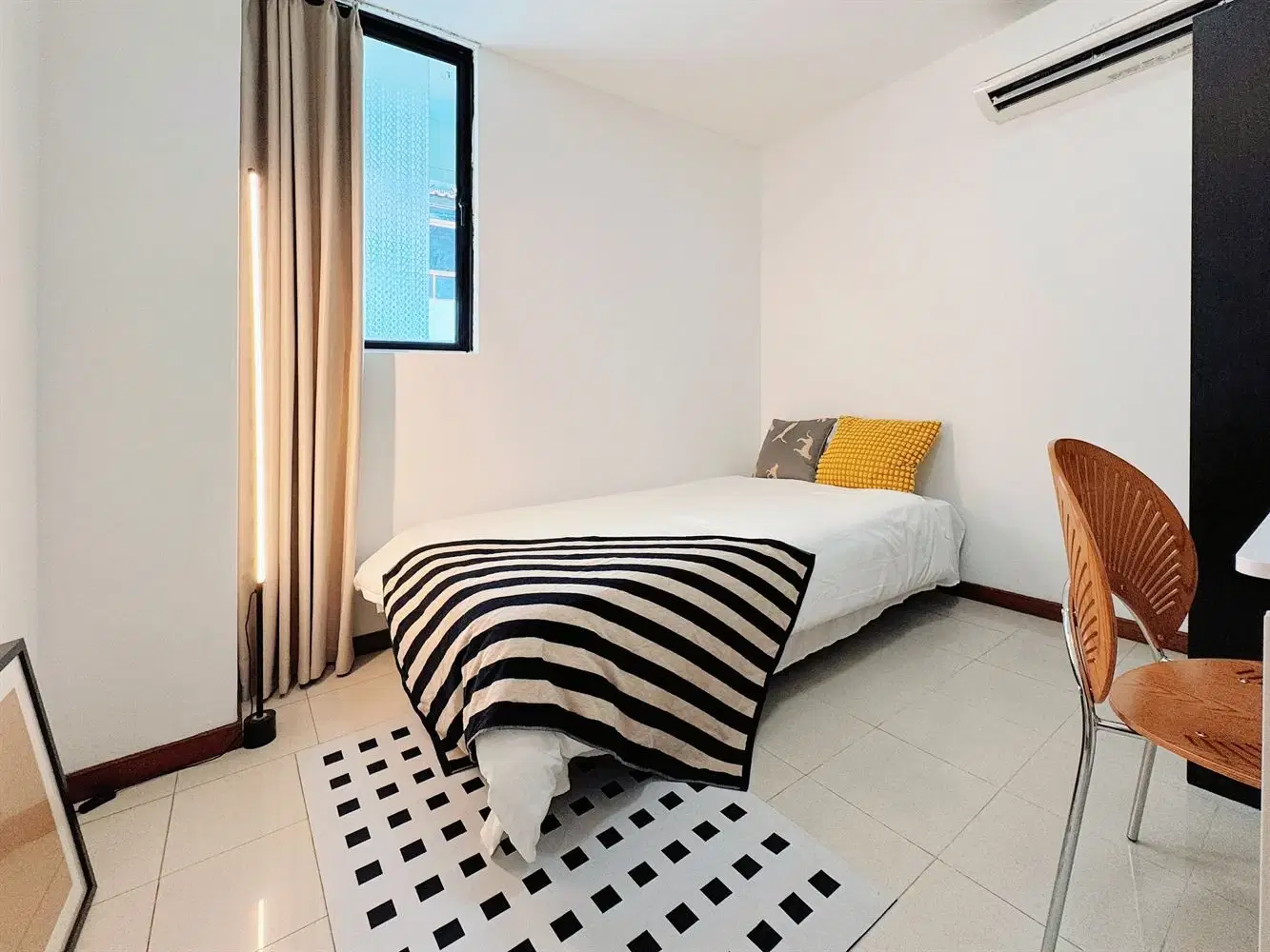 Singroost Singapore Barossa, Singapore – Superior Single Room - Shared Bathroom - External Window