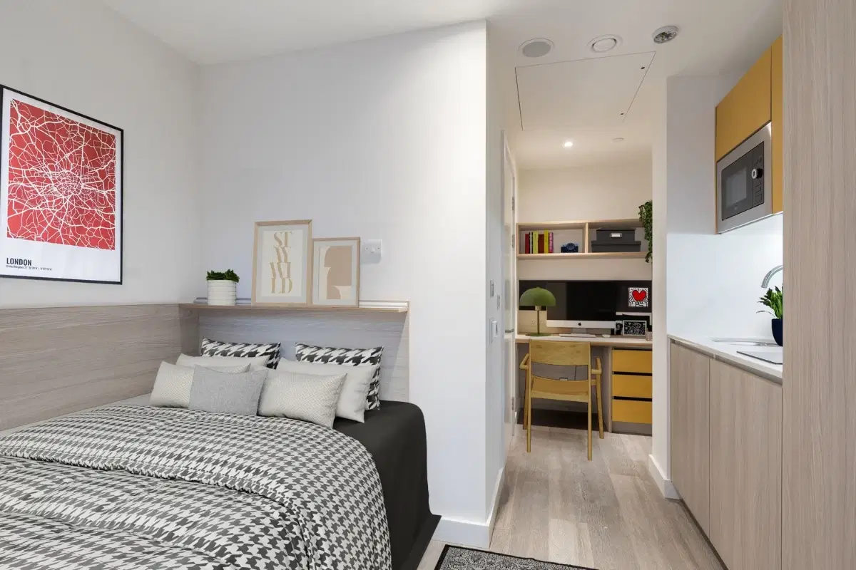 Gobritanya London Bridge Residence, London – Silver Studio (Large) - Standard View | Lower Level