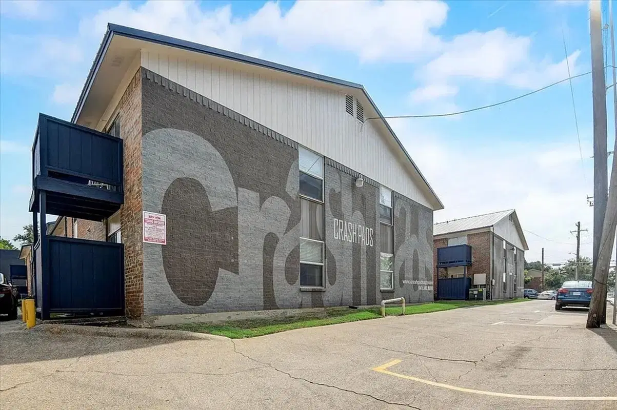 Crash Pads I, Denton – Exterior
