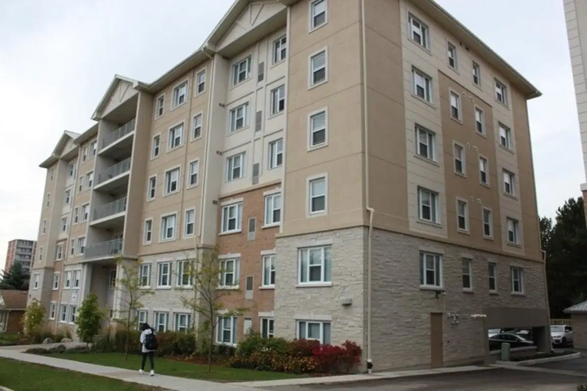 251 Lester St, Waterloo, ON – Exterior