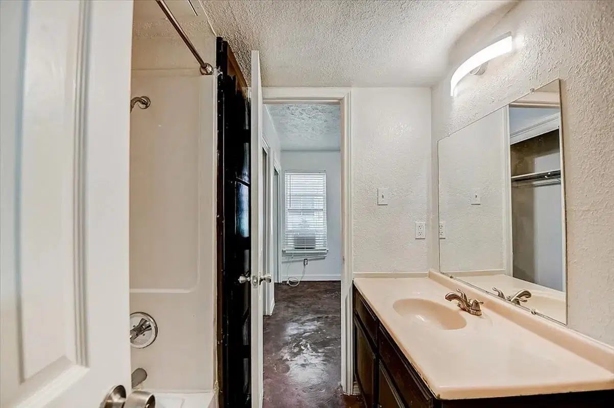 Starlite, Denton – Bathroom