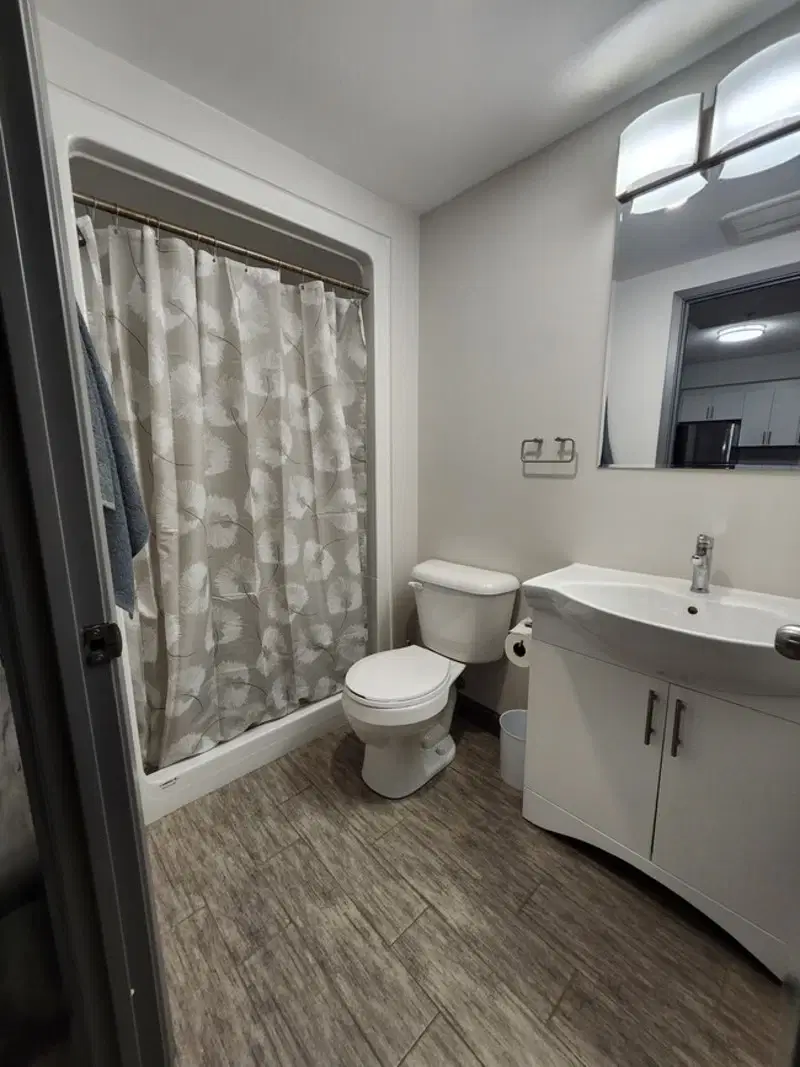 258A Sunview St, Waterloo, ON – Bathroom