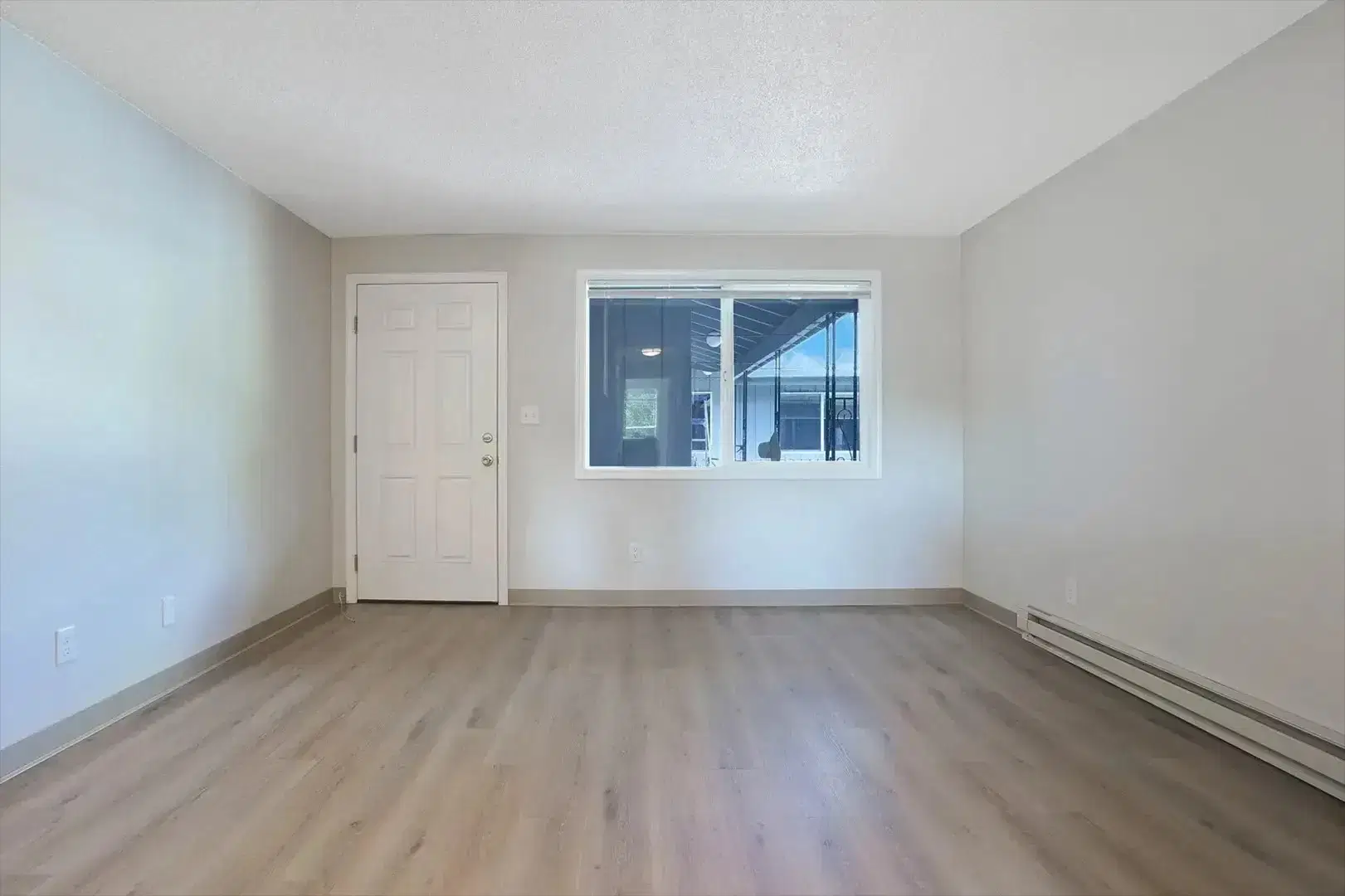 The Vicinity, Corvallis – Room