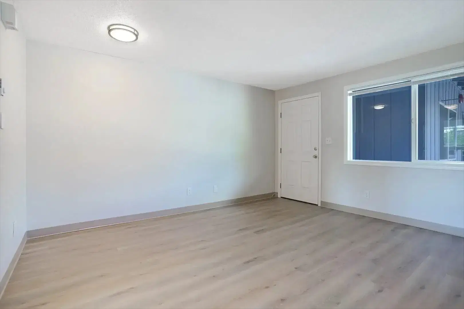 The Vicinity, Corvallis – Room