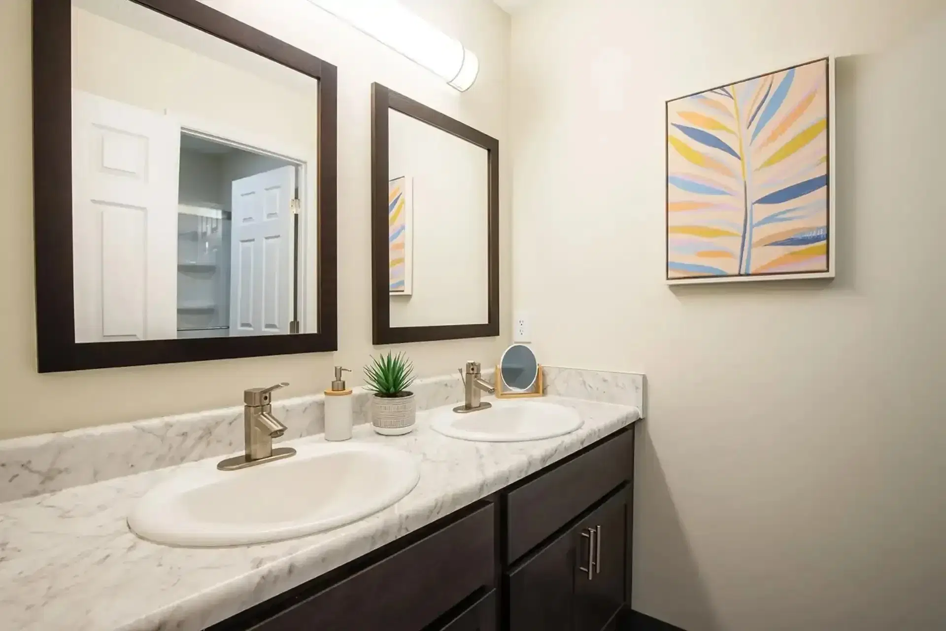The Radley, Columbia – Bathroom
