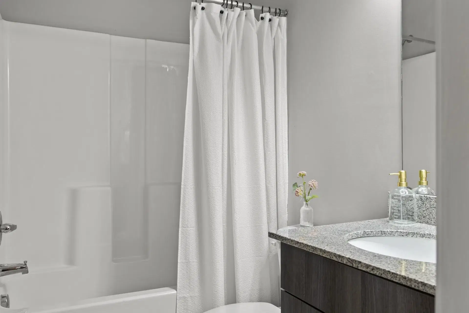 Remerton Mill, Valdosta – Bathroom