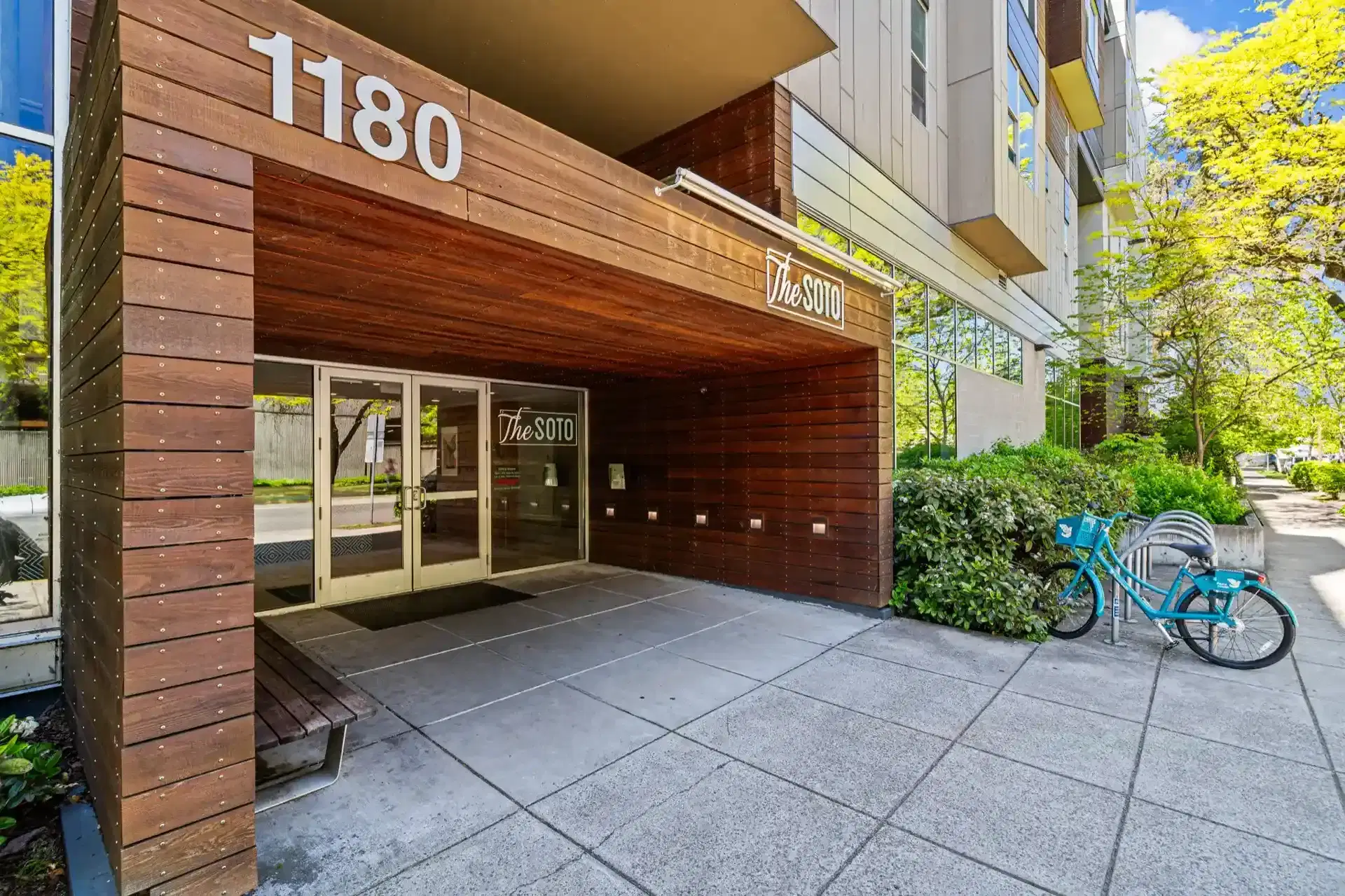 The Soto, Eugene – Exterior