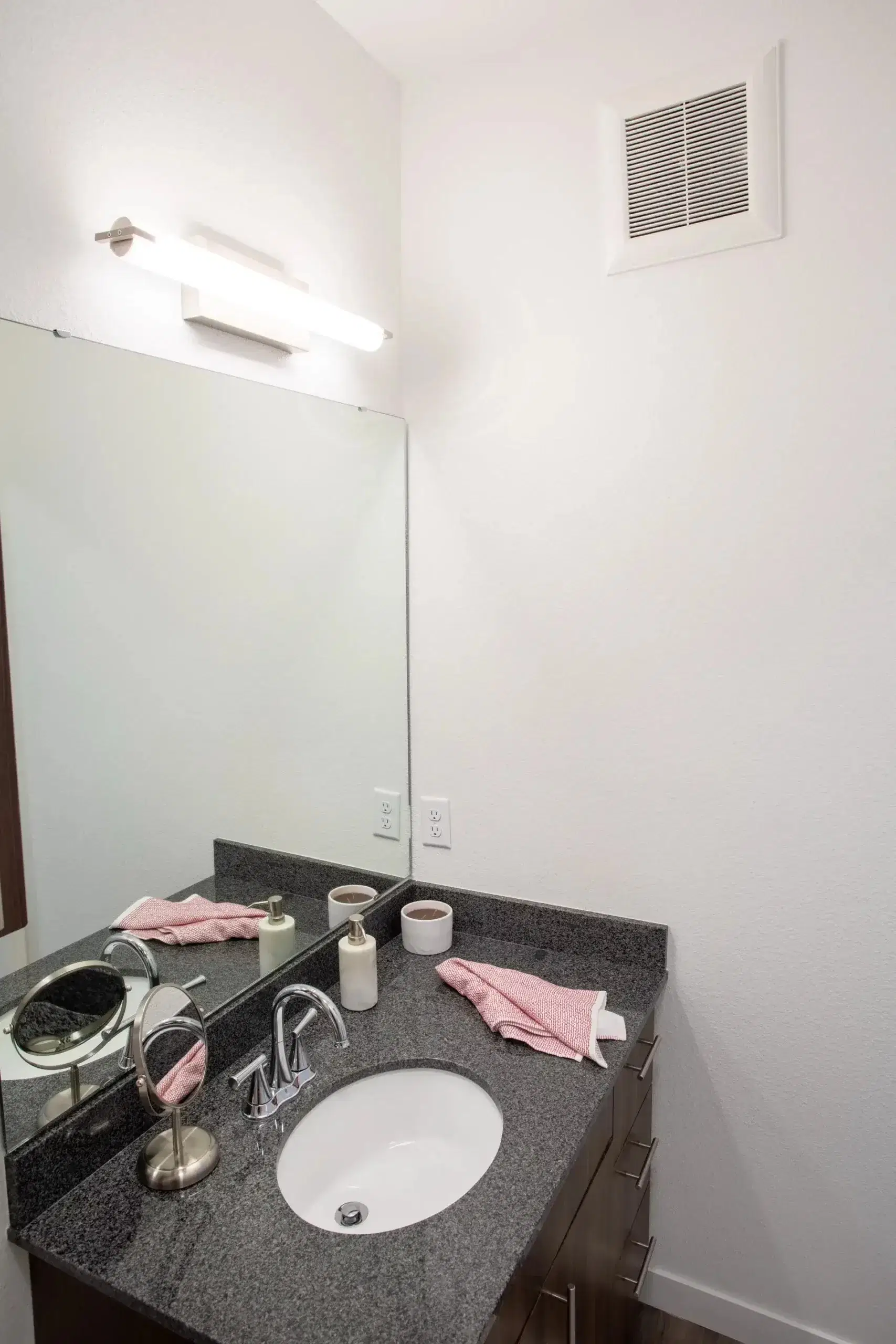 ROAM Student Living, Missoula – Bathroom