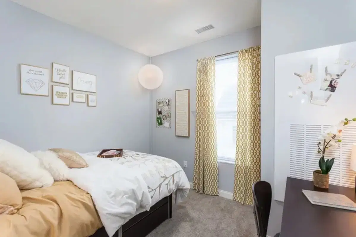 345 Flats, Kent – Bedroom